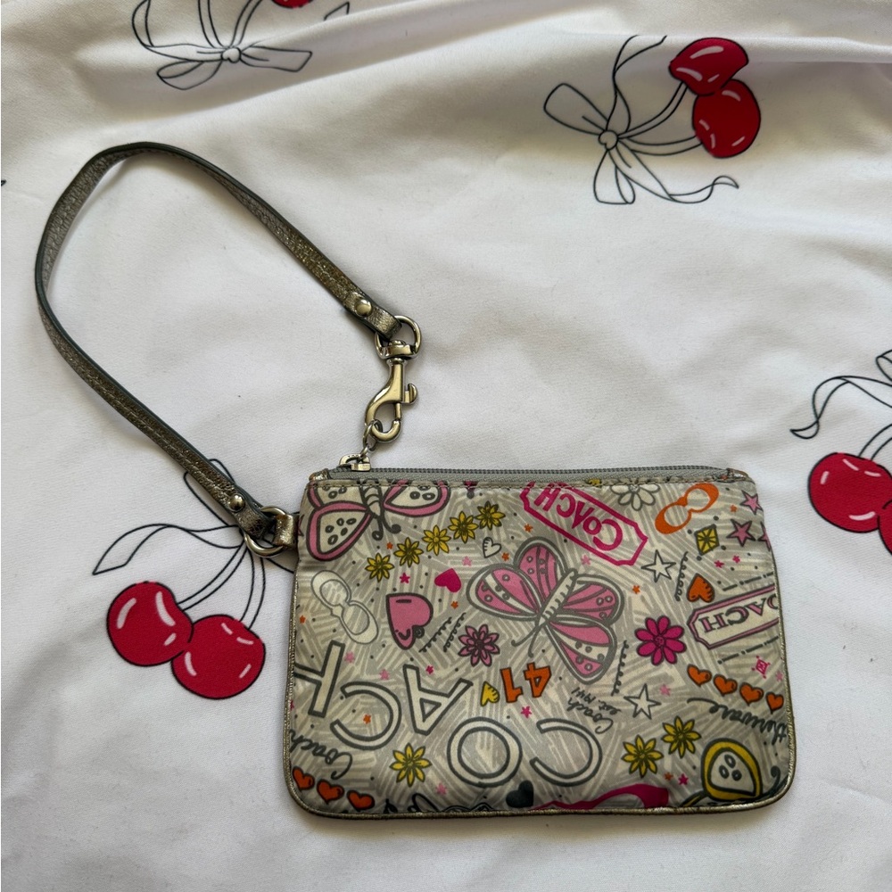 🦋Coach🦋 *RARE FIND* Y2K Poppy Butterfly Graffiti Wristlet
